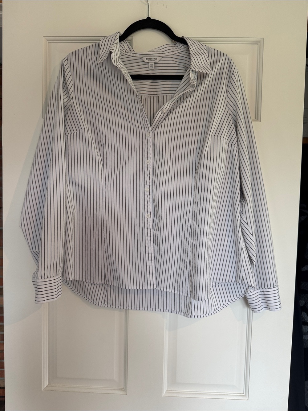 Reitmans White Button-Down Shirt with Black Pinstripes - Size XXL